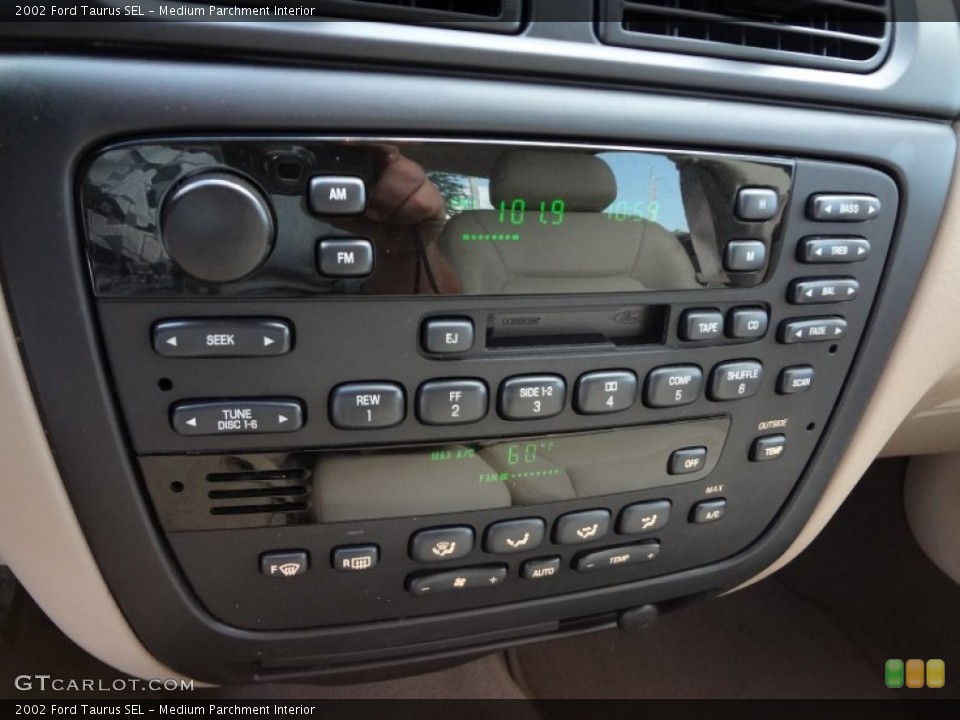 Medium Parchment Interior Audio System for the 2002 Ford Taurus SEL #67423206