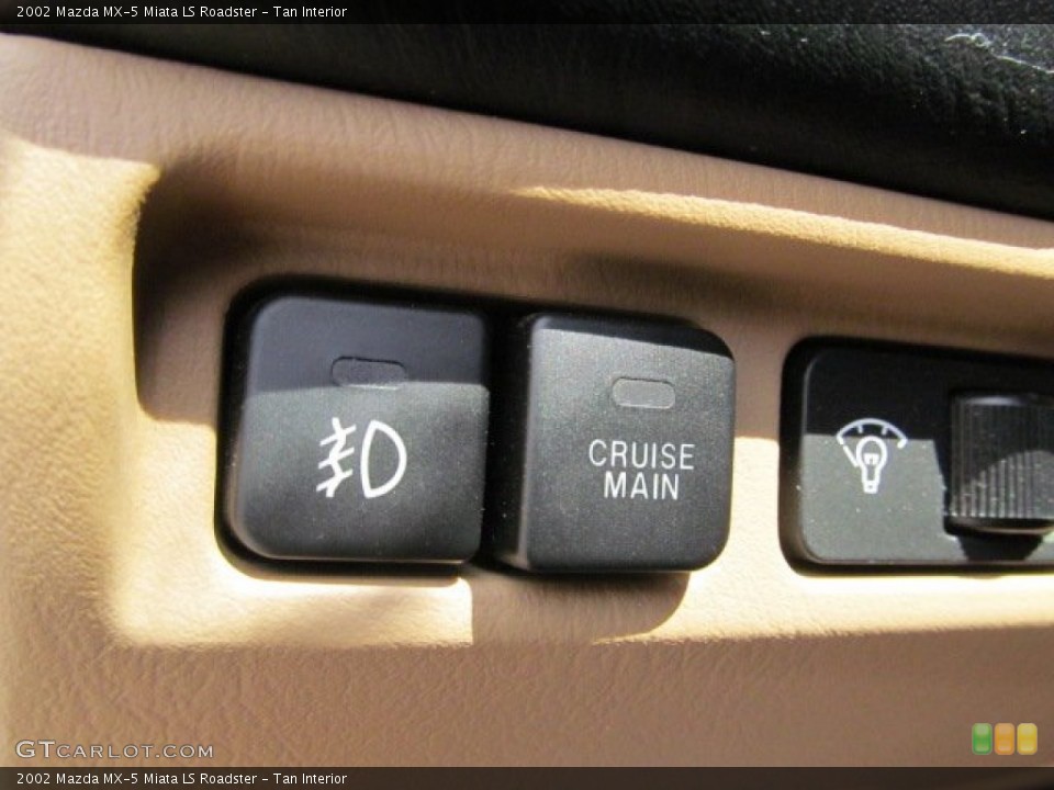 Tan Interior Controls for the 2002 Mazda MX-5 Miata LS Roadster #67437111