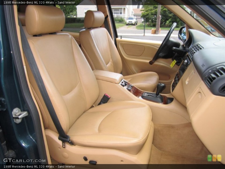 Sand Interior Photo for the 1998 Mercedes-Benz ML 320 4Matic #67452303