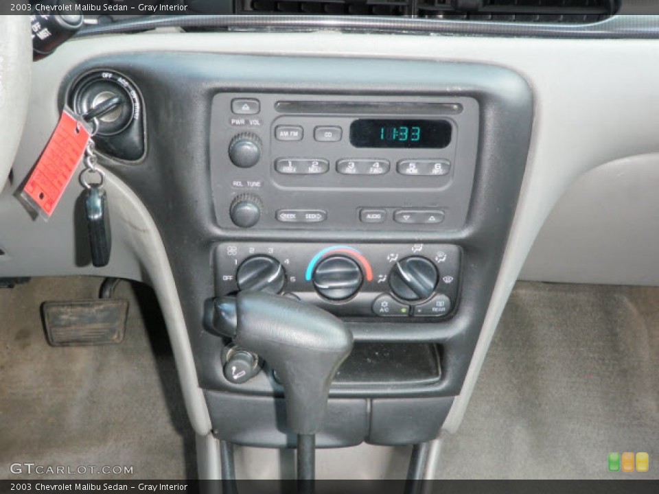 Gray Interior Controls for the 2003 Chevrolet Malibu Sedan #67456254