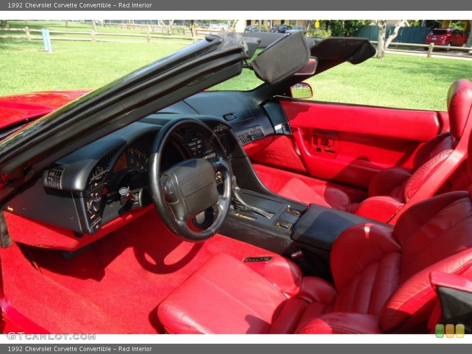 Red Interior Photo for the 1992 Chevrolet Corvette Convertible #67464529