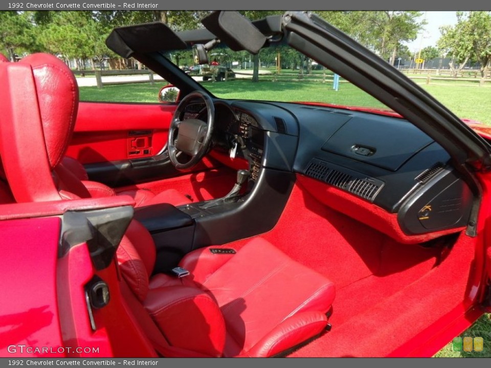 Red Interior Photo for the 1992 Chevrolet Corvette Convertible #67464553