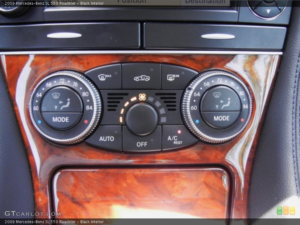 Black Interior Controls for the 2009 Mercedes-Benz SL 550 Roadster #67471759