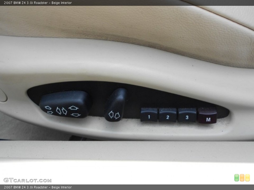 Beige Interior Controls for the 2007 BMW Z4 3.0i Roadster #67474210