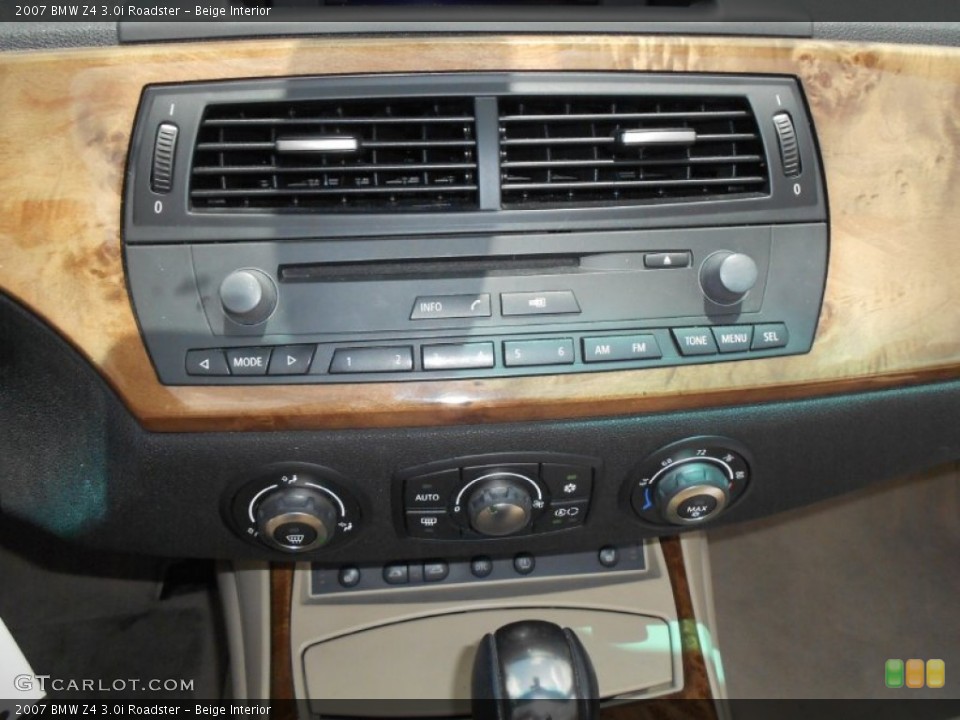 Beige Interior Controls for the 2007 BMW Z4 3.0i Roadster #67474252