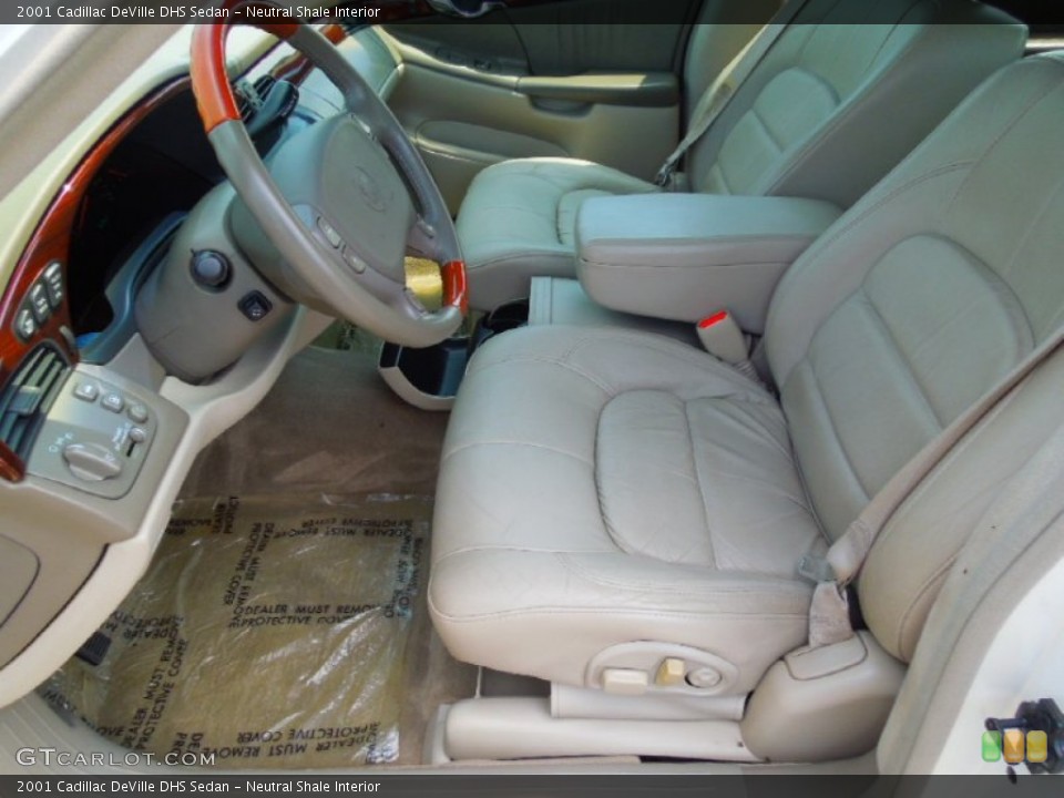 Neutral Shale Interior Photo for the 2001 Cadillac DeVille DHS Sedan #67474462