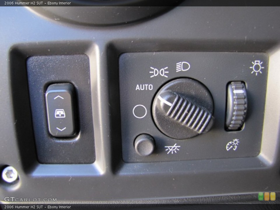 Ebony Interior Controls for the 2006 Hummer H2 SUT #67491940
