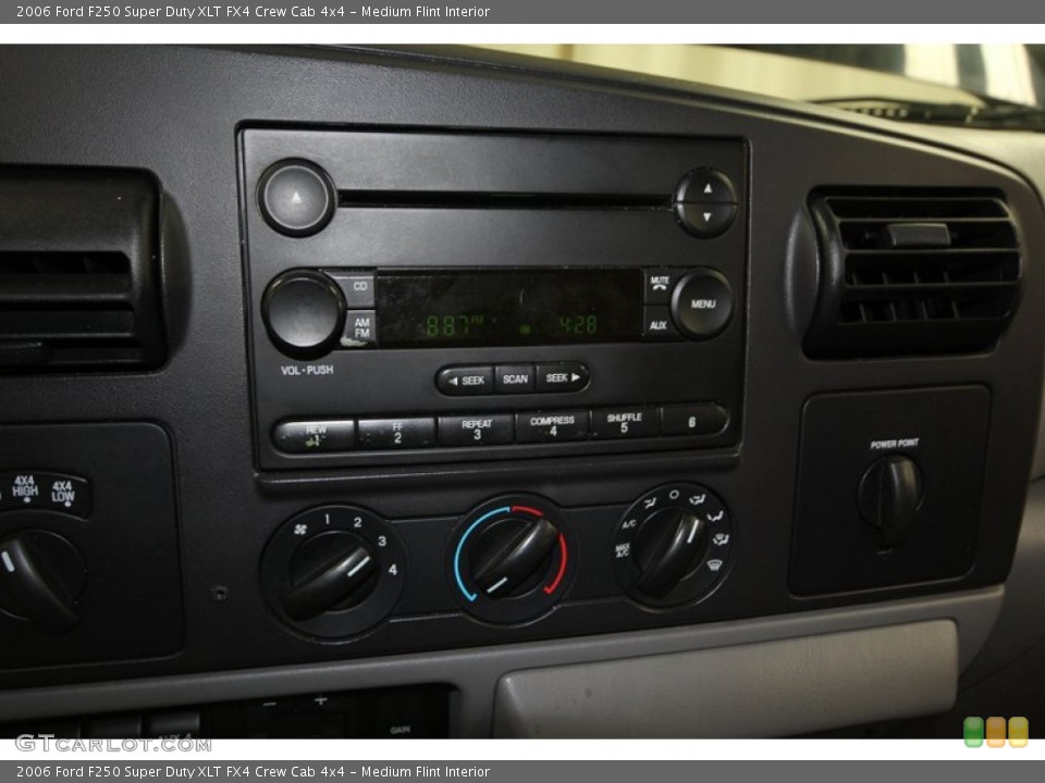 Medium Flint Interior Controls for the 2006 Ford F250 Super Duty XLT FX4 Crew Cab 4x4 #67507592