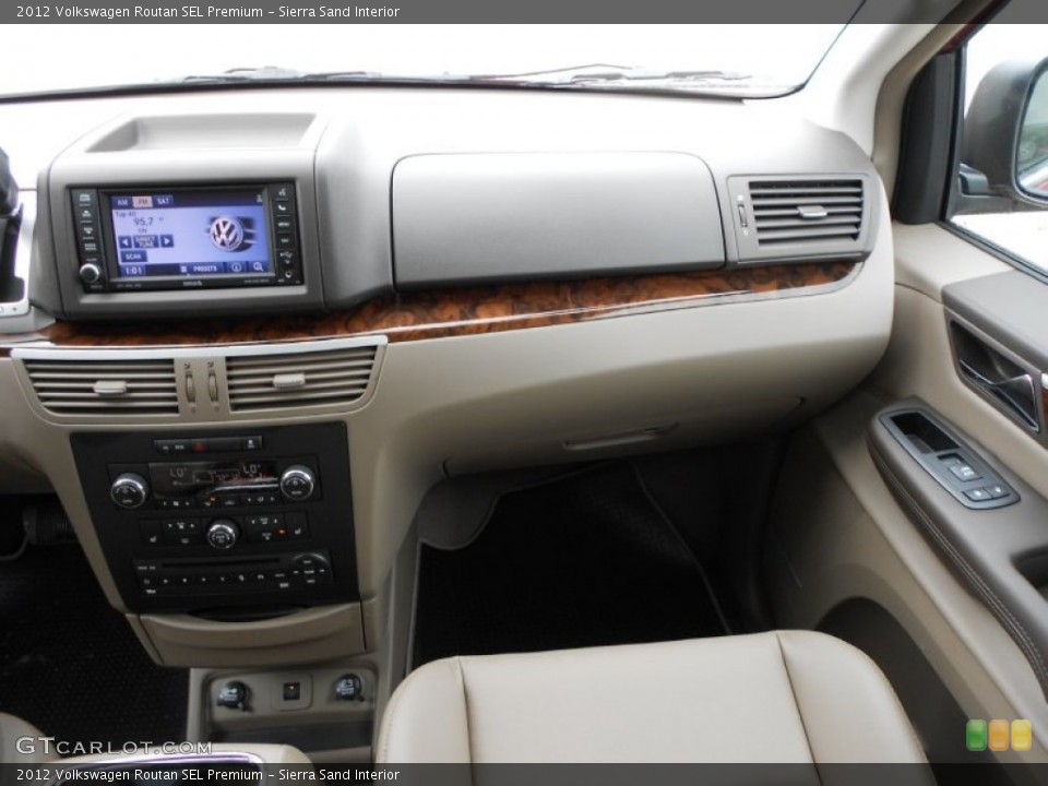 Sierra Sand Interior Dashboard for the 2012 Volkswagen Routan SEL Premium #67522490