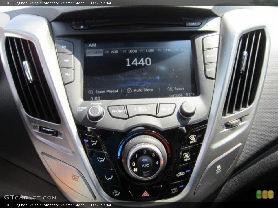 Black Interior Controls for the 2012 Hyundai Veloster  #67533500