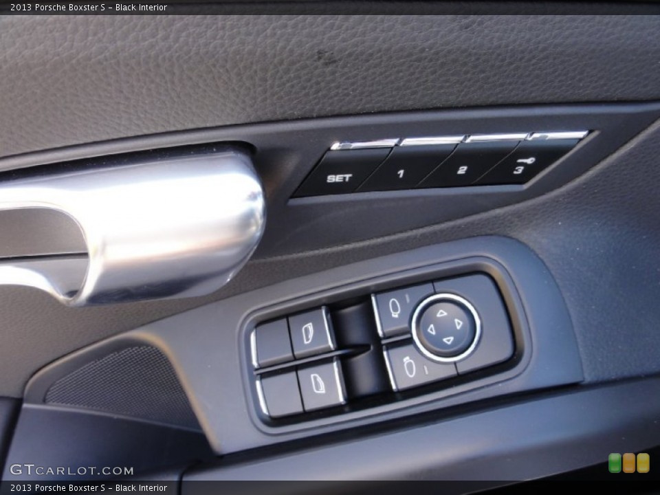 Black Interior Controls for the 2013 Porsche Boxster S #67534298
