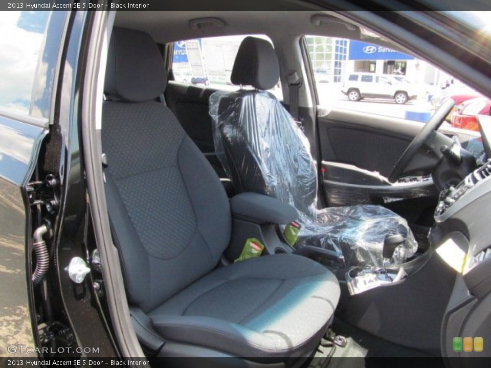 Black Interior Photo for the 2013 Hyundai Accent SE 5 Door #67549542