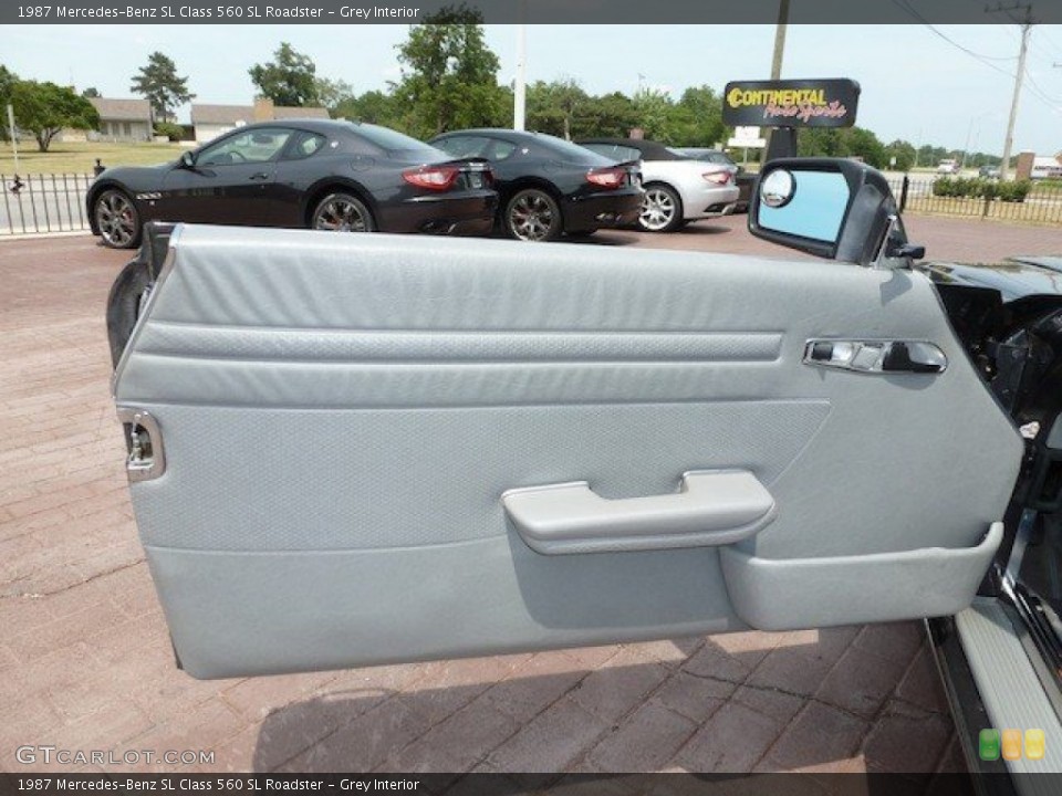 Grey Interior Door Panel for the 1987 Mercedes-Benz SL Class 560 SL Roadster #67551609