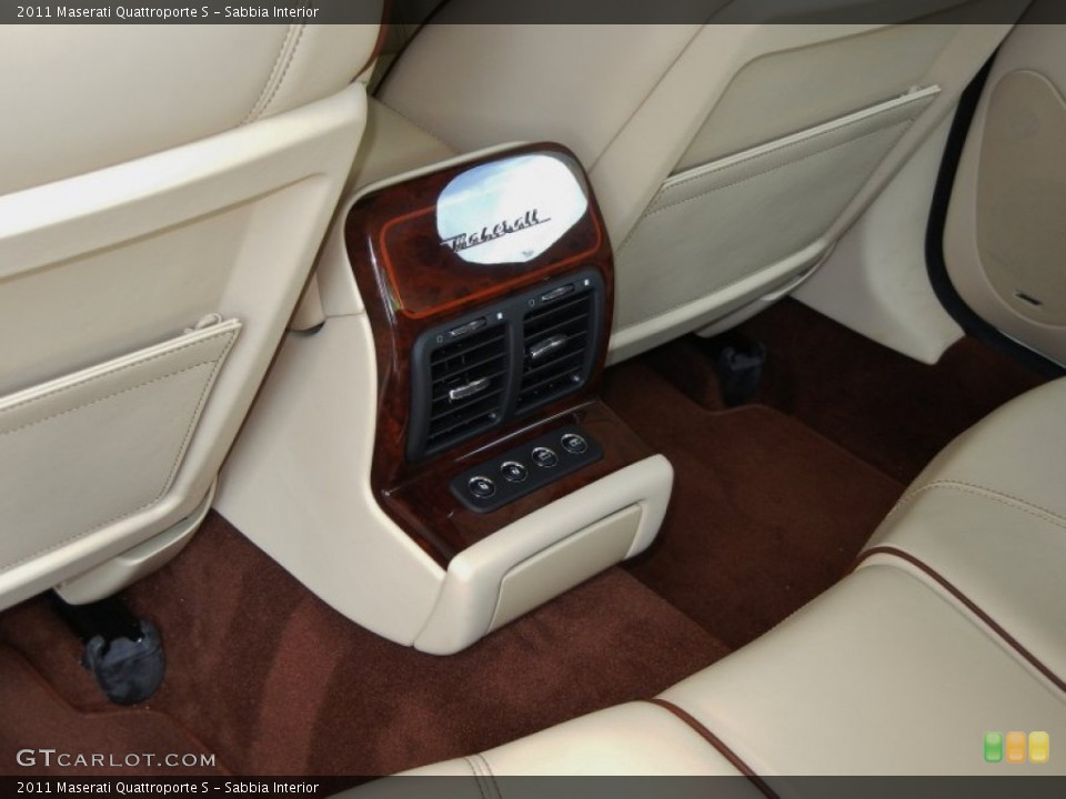 Sabbia Interior Photo for the 2011 Maserati Quattroporte S #67598901