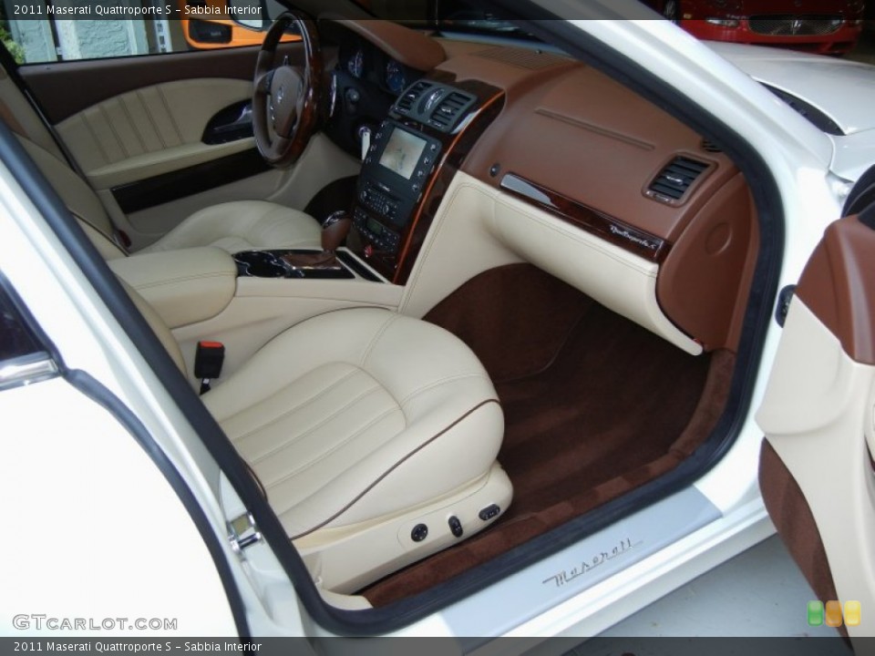 Sabbia Interior Photo for the 2011 Maserati Quattroporte S #67598982