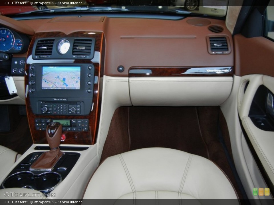Sabbia Interior Dashboard for the 2011 Maserati Quattroporte S #67599000