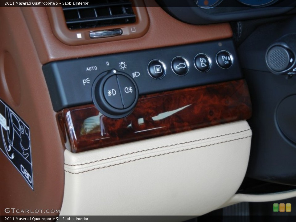 Sabbia Interior Controls for the 2011 Maserati Quattroporte S #67599027