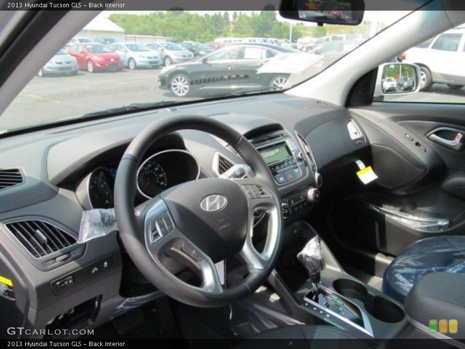 Black Interior Dashboard for the 2013 Hyundai Tucson GLS #67625100
