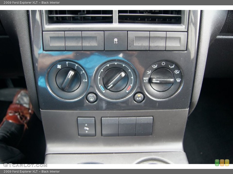 Black Interior Controls for the 2009 Ford Explorer XLT #67634667
