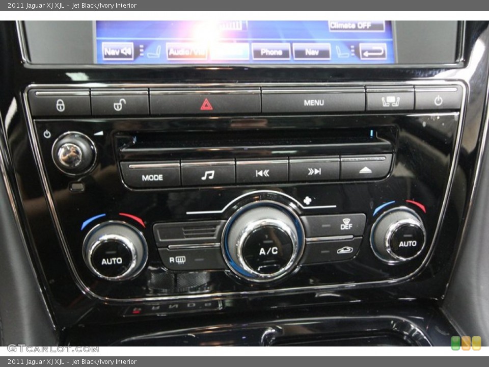 Jet Black/Ivory Interior Controls for the 2011 Jaguar XJ XJL #67643457