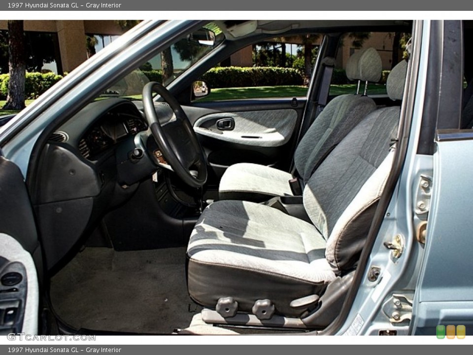 Gray 1997 Hyundai Sonata Interiors