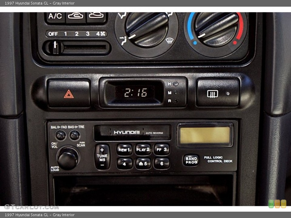 Gray Interior Audio System for the 1997 Hyundai Sonata GL #67647139