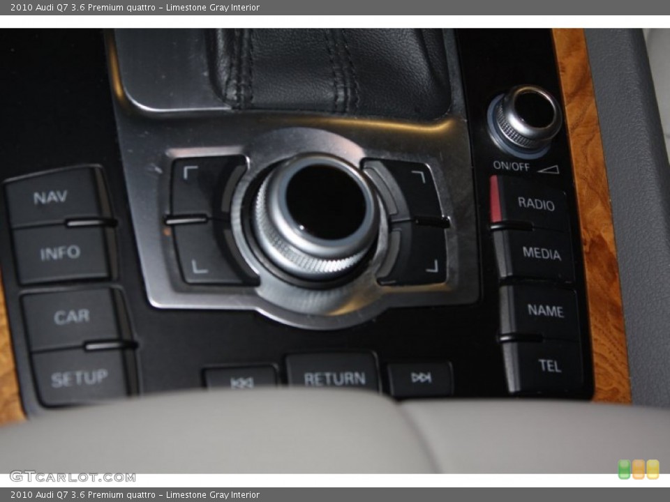 Limestone Gray Interior Controls for the 2010 Audi Q7 3.6 Premium quattro #67660417