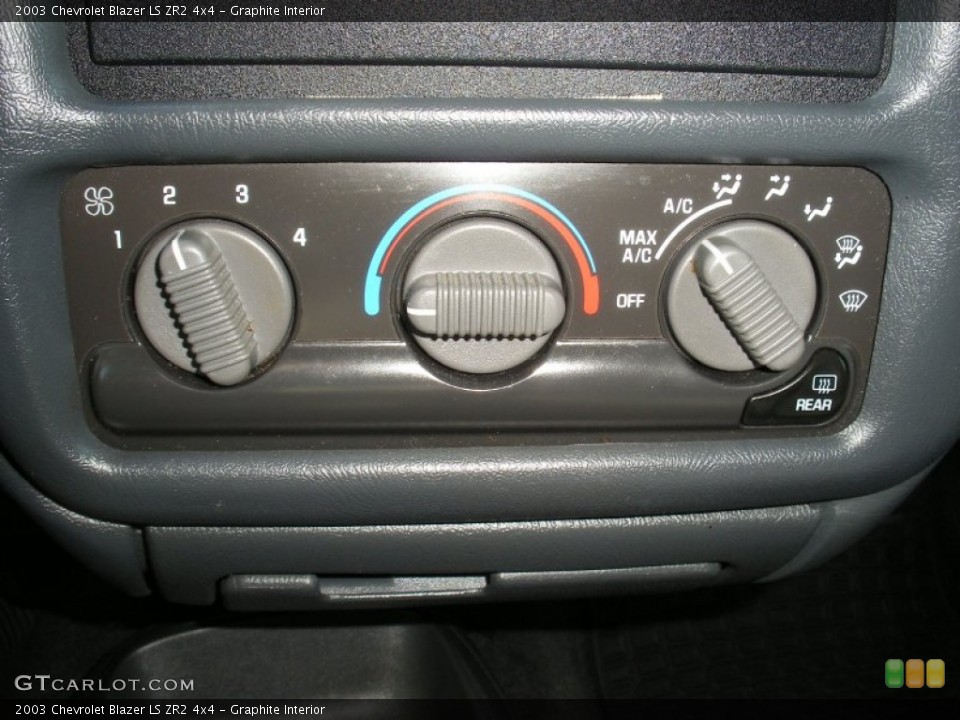 Graphite Interior Controls for the 2003 Chevrolet Blazer LS ZR2 4x4 #67661977