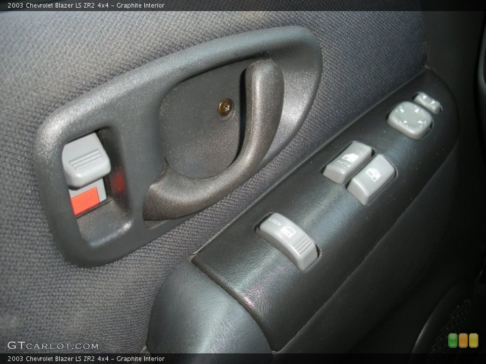 Graphite Interior Controls for the 2003 Chevrolet Blazer LS ZR2 4x4 #67662003