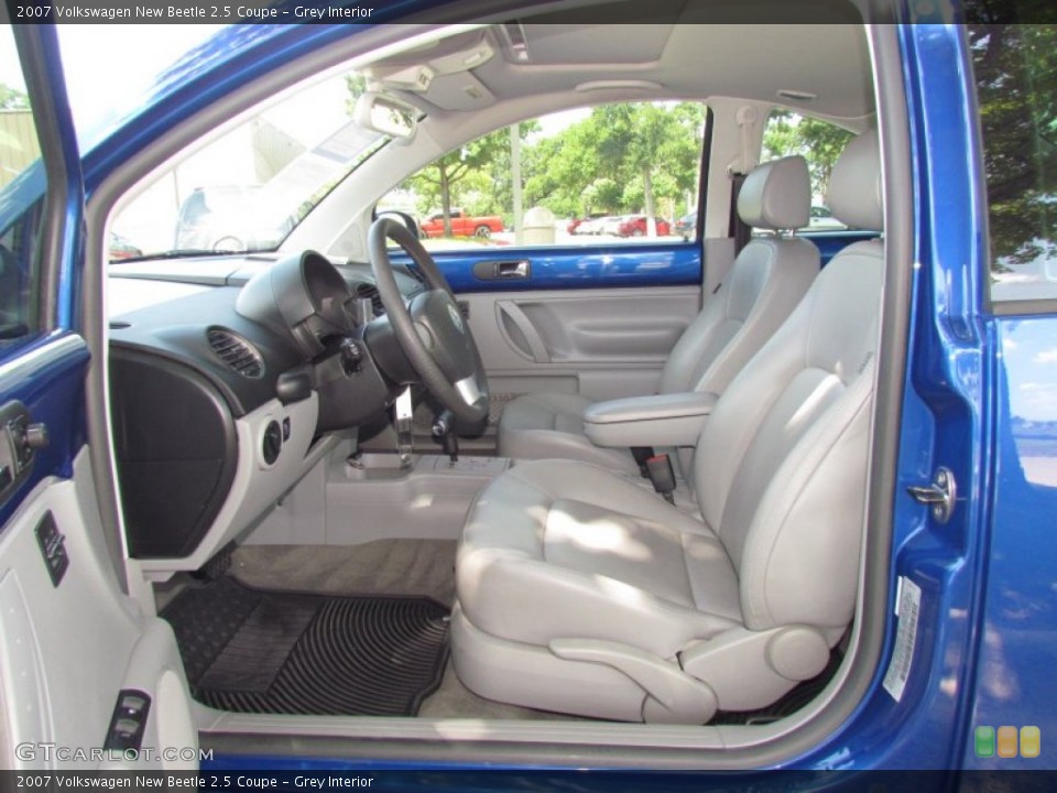 Grey Interior Photo for the 2007 Volkswagen New Beetle 2.5 Coupe #67666001