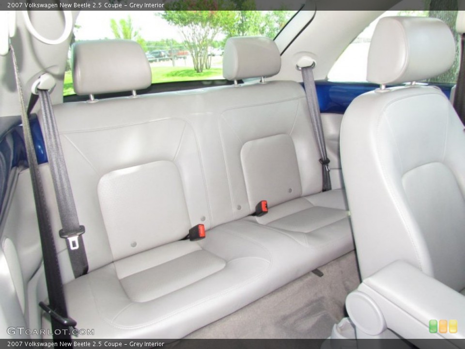 Grey Interior Rear Seat for the 2007 Volkswagen New Beetle 2.5 Coupe #67666016