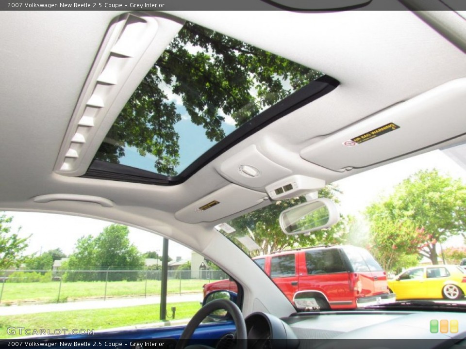 Grey Interior Sunroof for the 2007 Volkswagen New Beetle 2.5 Coupe #67666066