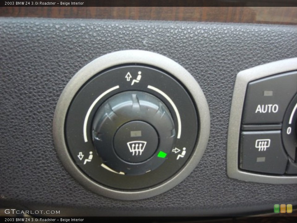 Beige Interior Controls for the 2003 BMW Z4 3.0i Roadster #67671088