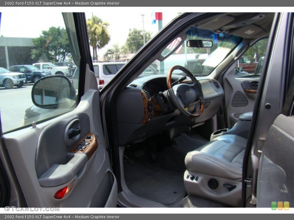 Medium Graphite Interior Photo for the 2002 Ford F150 XLT SuperCrew 4x4 #67674685