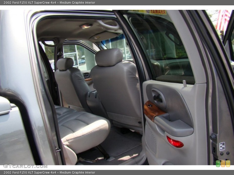 Medium Graphite Interior Photo for the 2002 Ford F150 XLT SuperCrew 4x4 #67674722