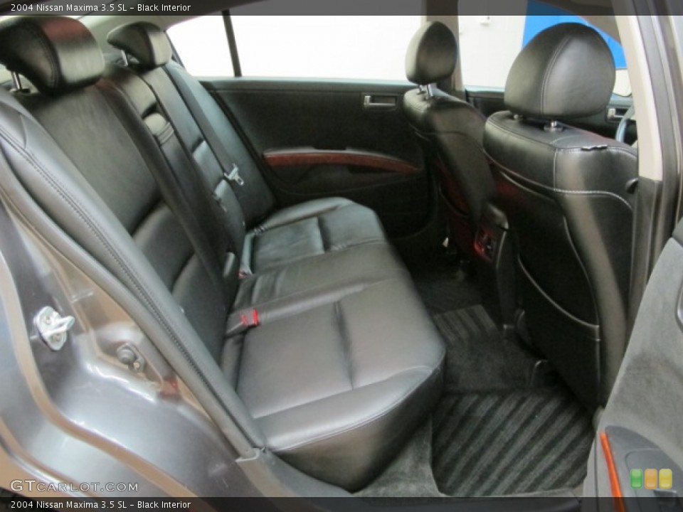 Black Interior Photo for the 2004 Nissan Maxima 3.5 SL #67690534