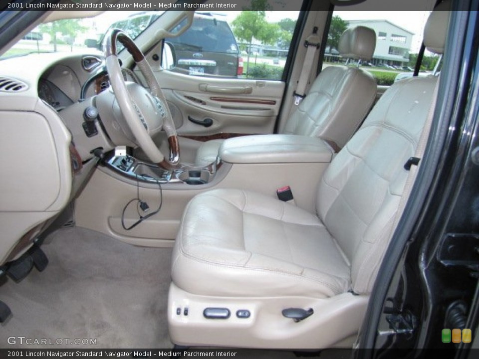 Medium Parchment Interior Photo for the 2001 Lincoln Navigator  #67695127