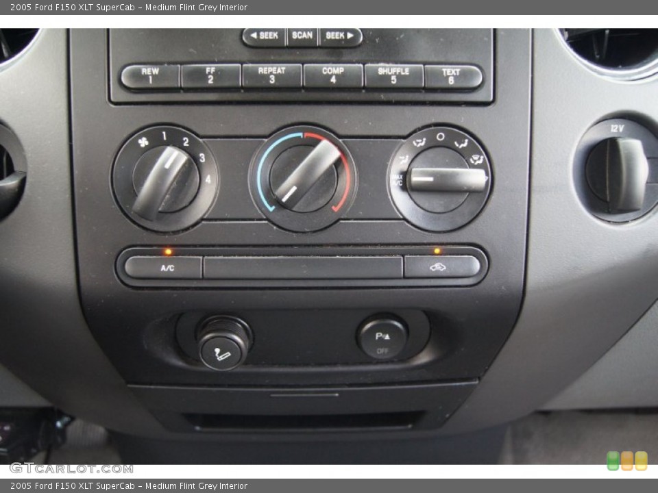 Medium Flint Grey Interior Controls for the 2005 Ford F150 XLT SuperCab #67702264