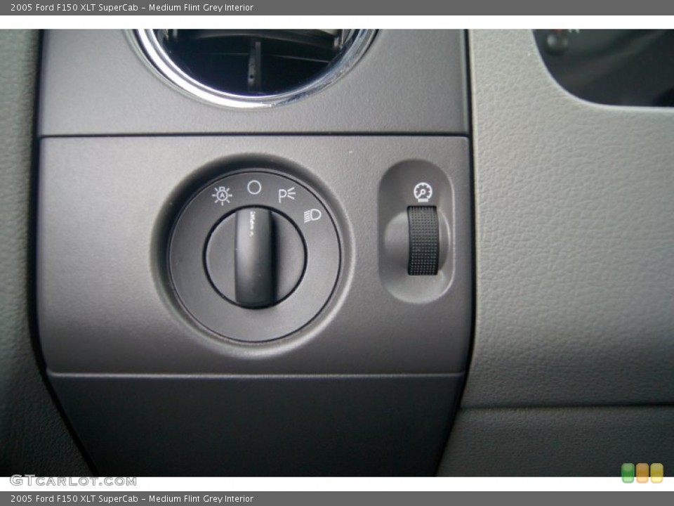 Medium Flint Grey Interior Controls for the 2005 Ford F150 XLT SuperCab #67702288