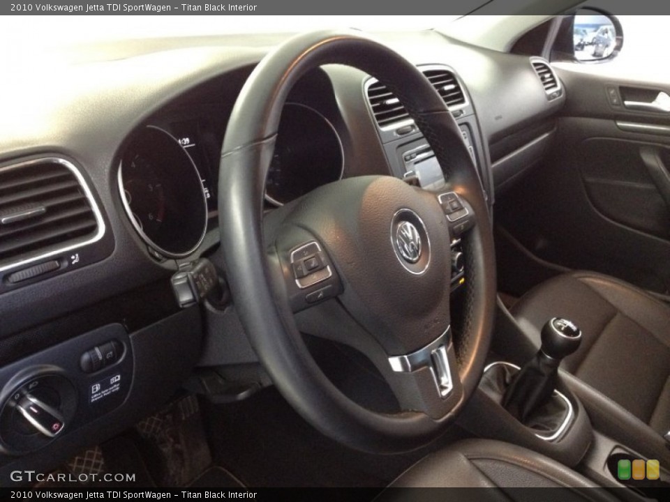 Titan Black Interior Photo for the 2010 Volkswagen Jetta TDI SportWagen #67755182