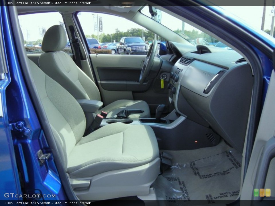 Medium Stone Interior Photo for the 2009 Ford Focus SES Sedan #67757531