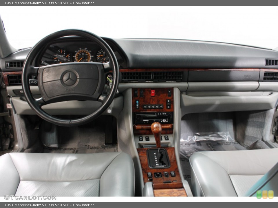 Grey Interior Dashboard for the 1991 Mercedes-Benz S Class 560 SEL #67793142