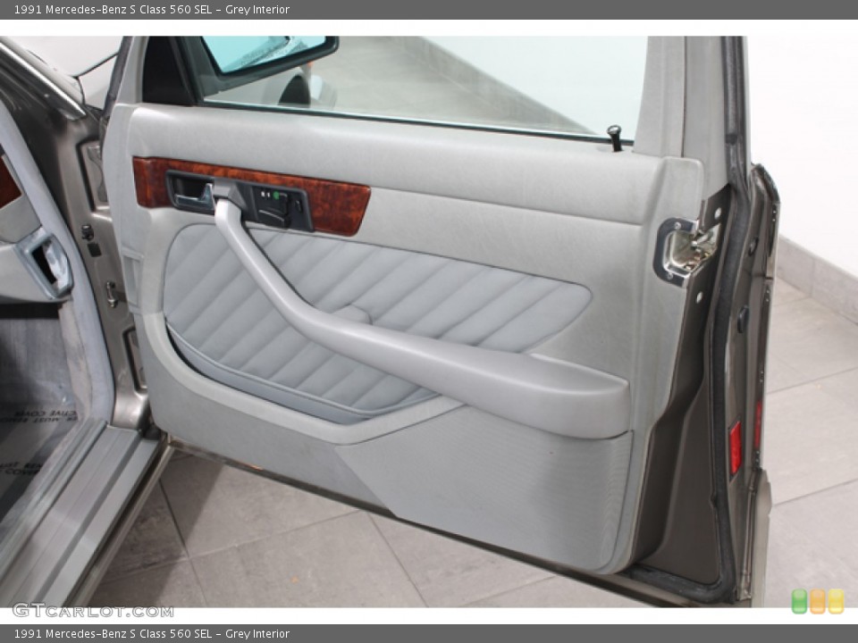 Grey Interior Door Panel for the 1991 Mercedes-Benz S Class 560 SEL #67793199