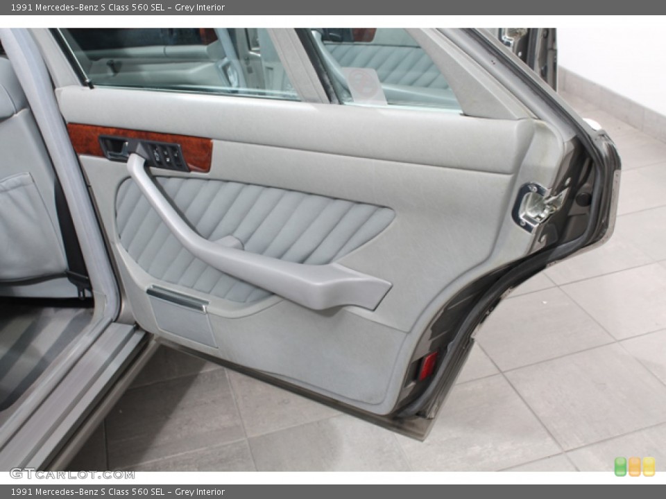 Grey Interior Door Panel for the 1991 Mercedes-Benz S Class 560 SEL #67793208