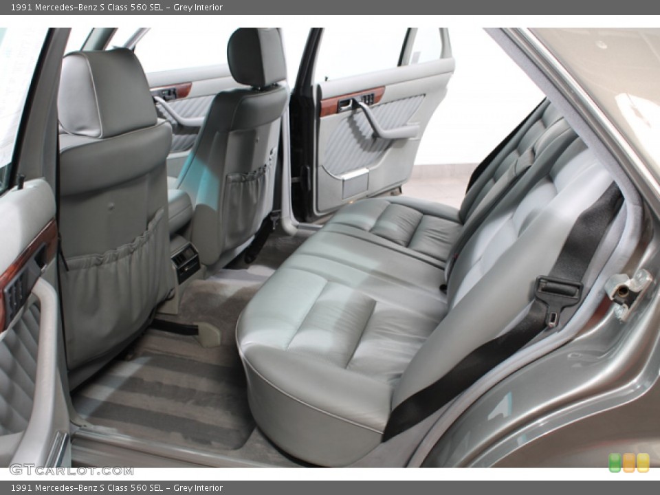 Grey Interior Photo for the 1991 Mercedes-Benz S Class 560 SEL #67793253