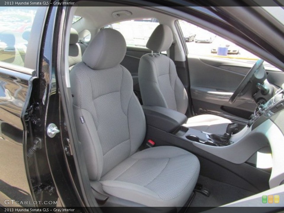 Gray Interior Photo for the 2013 Hyundai Sonata GLS #67826493