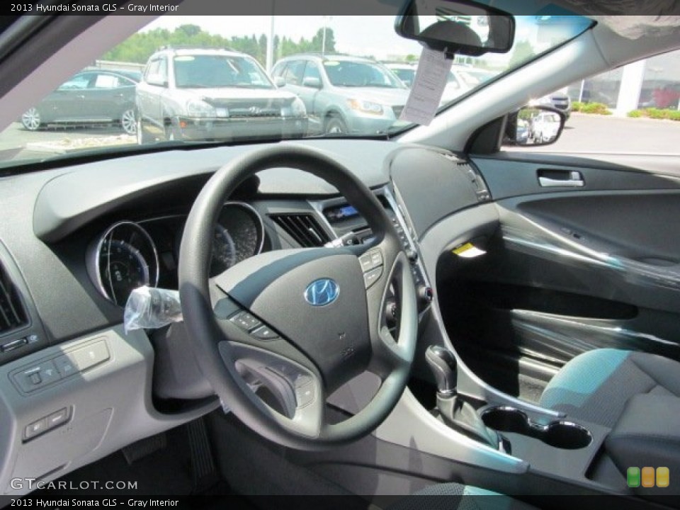 Gray Interior Dashboard for the 2013 Hyundai Sonata GLS #67826502