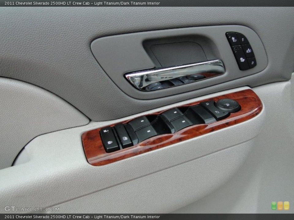 Light Titanium/Dark Titanium Interior Controls for the 2011 Chevrolet Silverado 2500HD LT Crew Cab #67829691