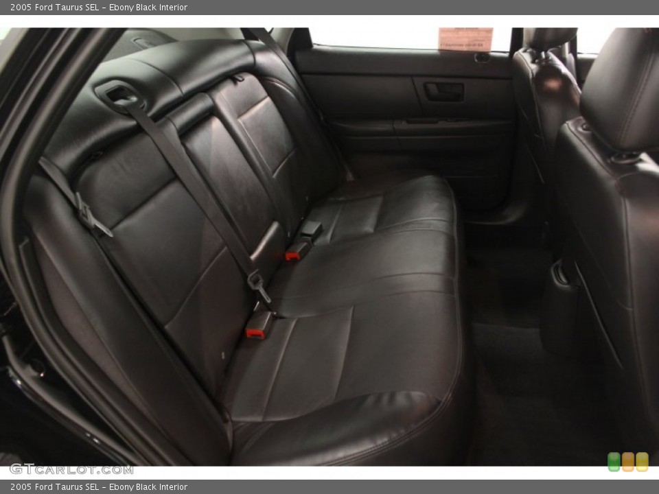 Ebony Black Interior Photo for the 2005 Ford Taurus SEL #67843082