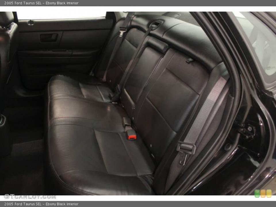 Ebony Black 2005 Ford Taurus Interiors